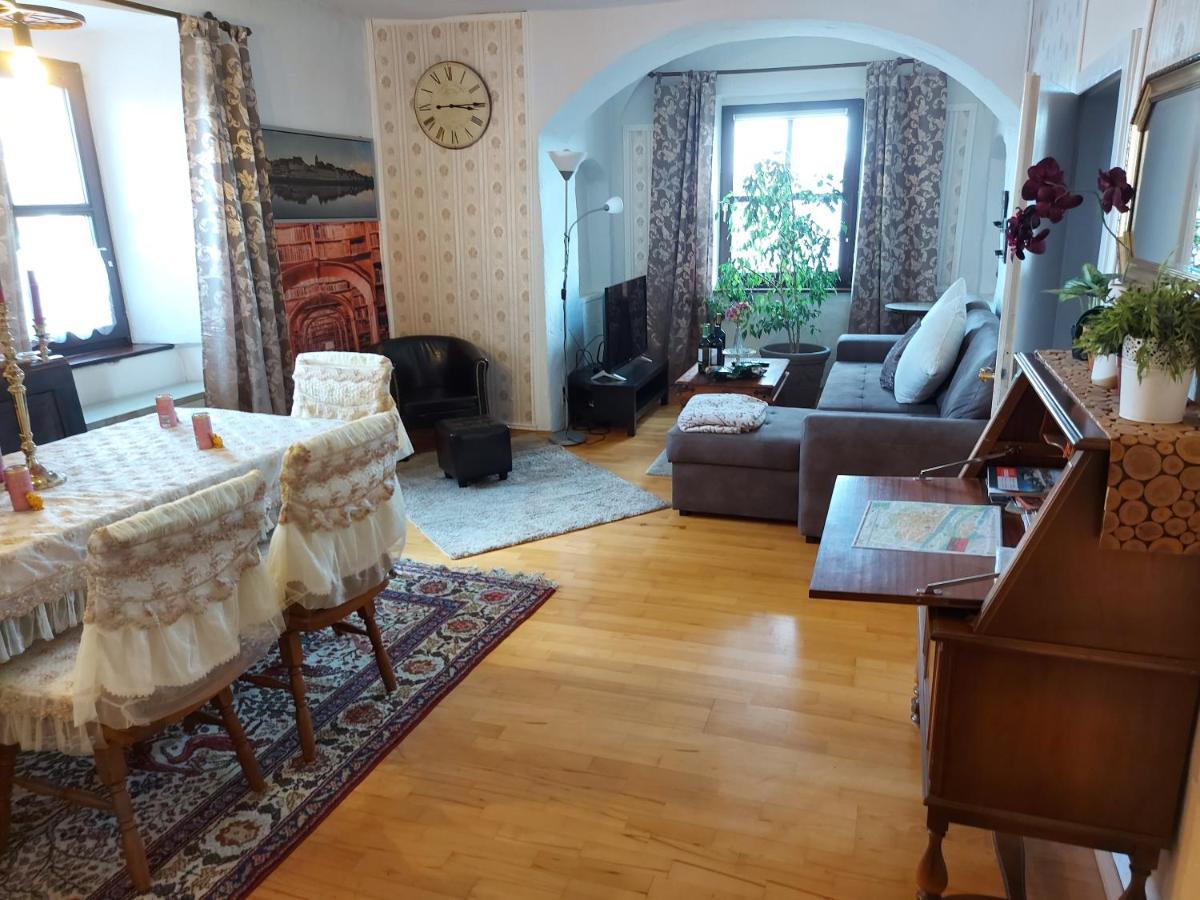 Schloss Weichs Zu Regensburg Mit 2Schlafzimmer Parkplatz Internet 75Qm Zentrum Exterior photo