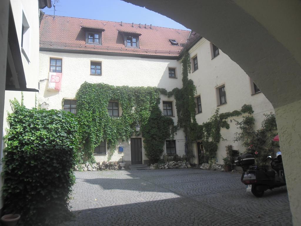Schloss Weichs Zu Regensburg Mit 2Schlafzimmer Parkplatz Internet 75Qm Zentrum Exterior photo