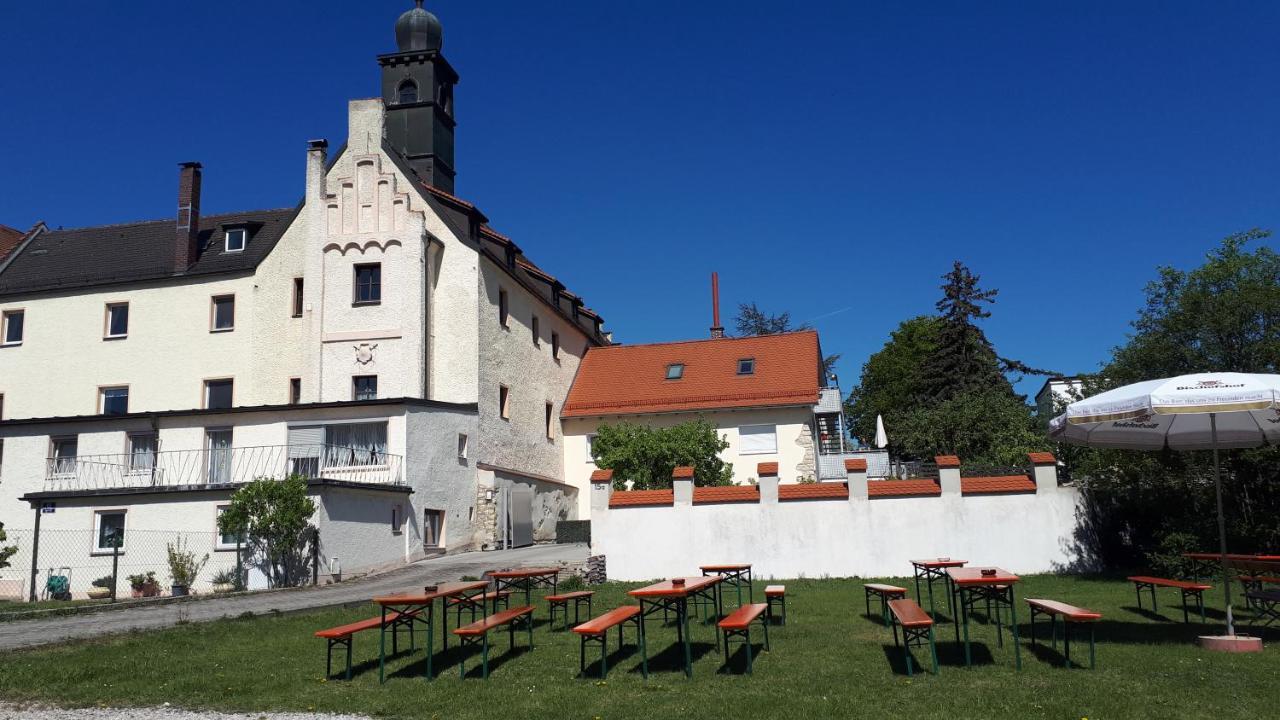 Schloss Weichs Zu Regensburg Mit 2Schlafzimmer Parkplatz Internet 75Qm Zentrum Exterior photo